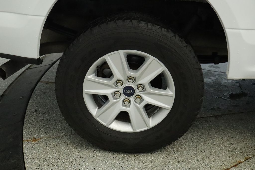 Thumbnail: 2016 Ford F-150 - 16