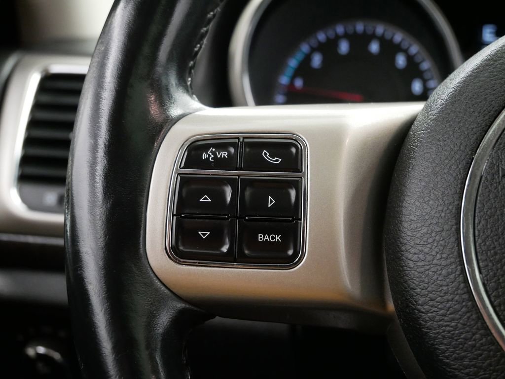 2012 Jeep Grand Cherokee Laredo 25