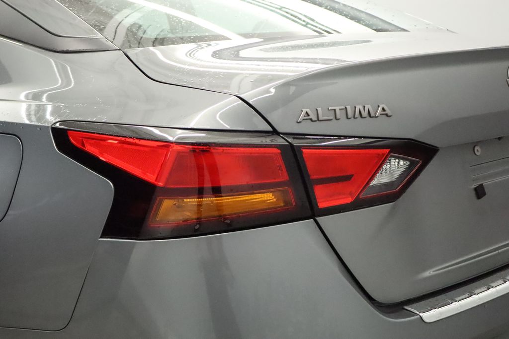 Thumbnail: 2023 Nissan Altima - 17
