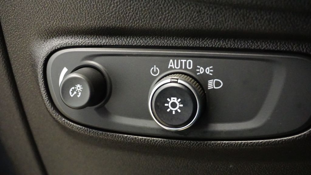 Thumbnail: 2022 Chevrolet Equinox - 30