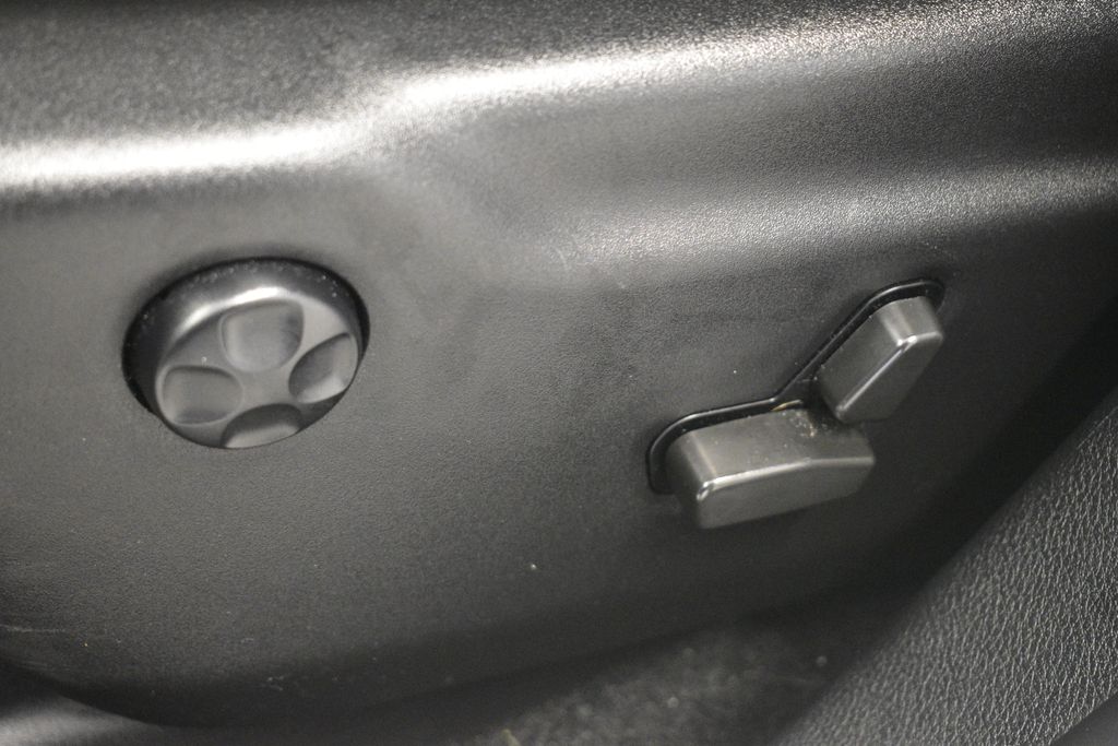 Thumbnail: 2021 Jeep Grand Cherokee - 42