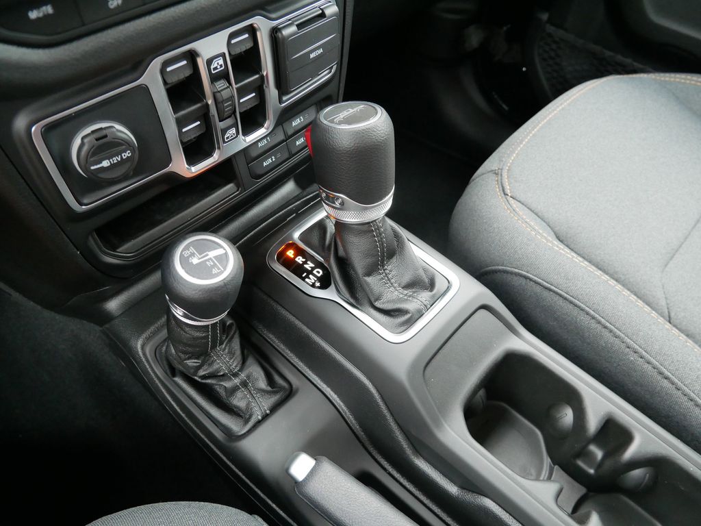 Thumbnail: 2025 Jeep Gladiator - 49