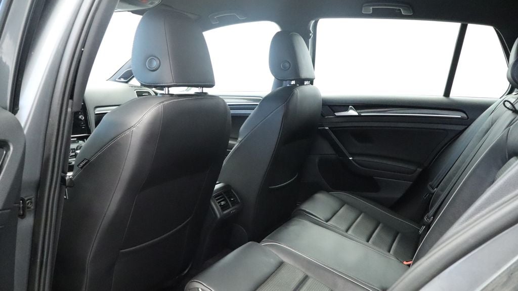 Thumbnail: 2019 Volkswagen Golf - 18