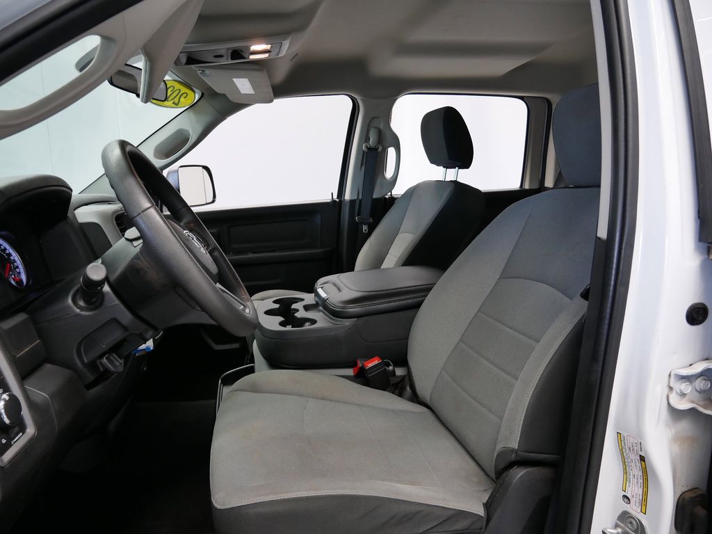 Thumbnail: 2021 RAM 1500 Classic - 3