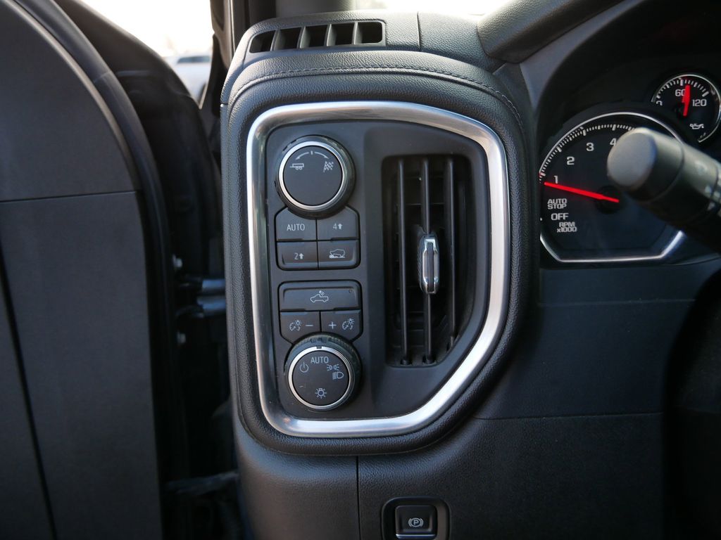 Thumbnail: 2019 Chevrolet Silverado 1500 - 21