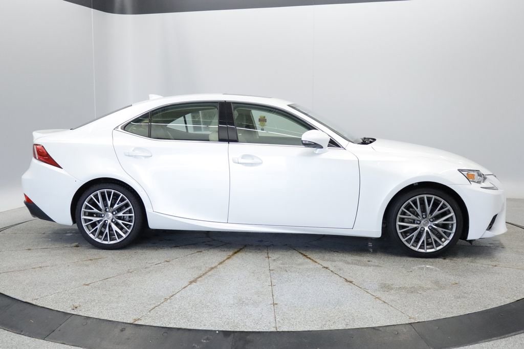 Thumbnail: 2015 Lexus IS - 7