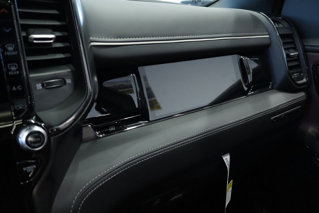 Thumbnail: 2026 RAM 1500 - 32