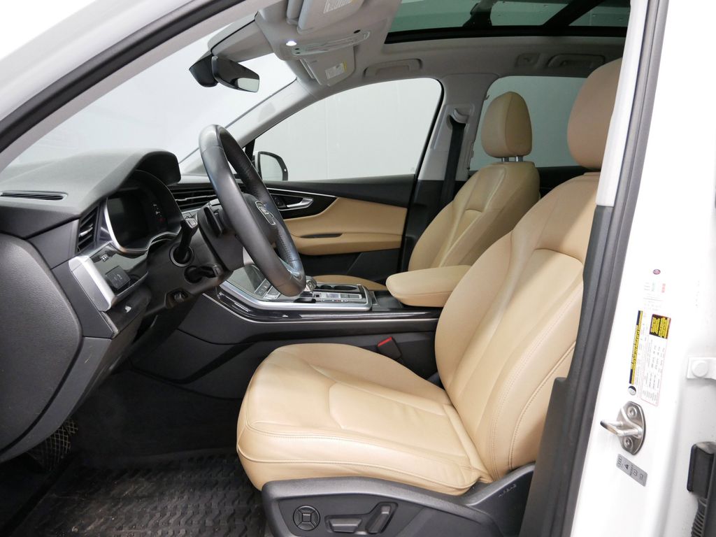 Thumbnail: 2020 Audi Q7 - 23
