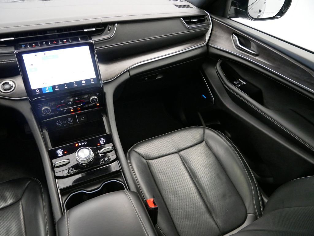 Thumbnail: 2022 Jeep Grand Cherokee - 23