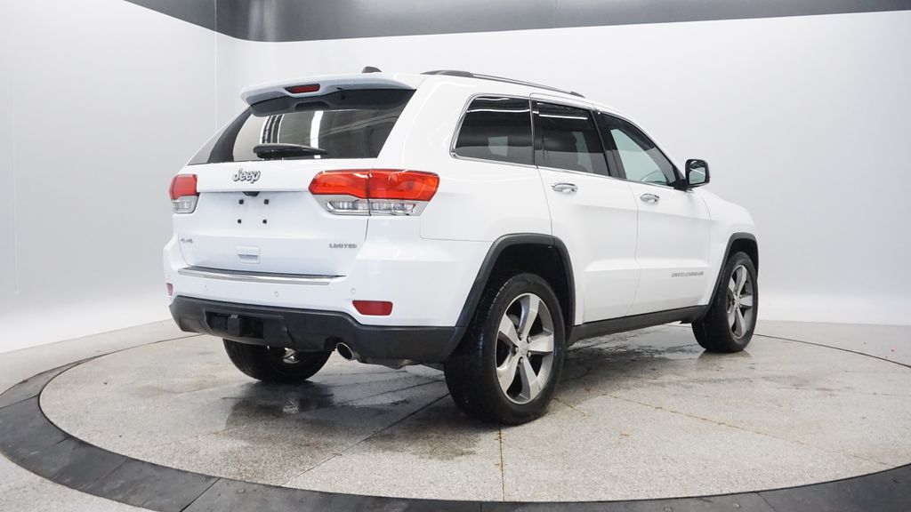 Thumbnail: 2015 Jeep Grand Cherokee - 5