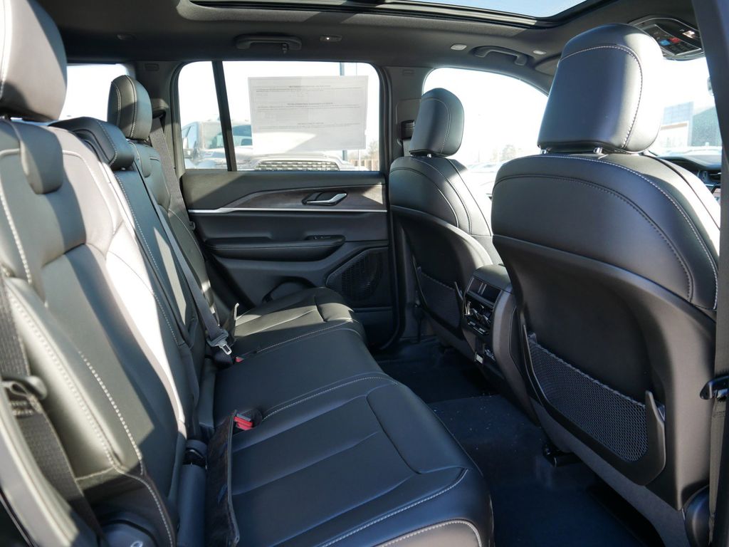 Thumbnail: 2025 Jeep Grand Cherokee - 26