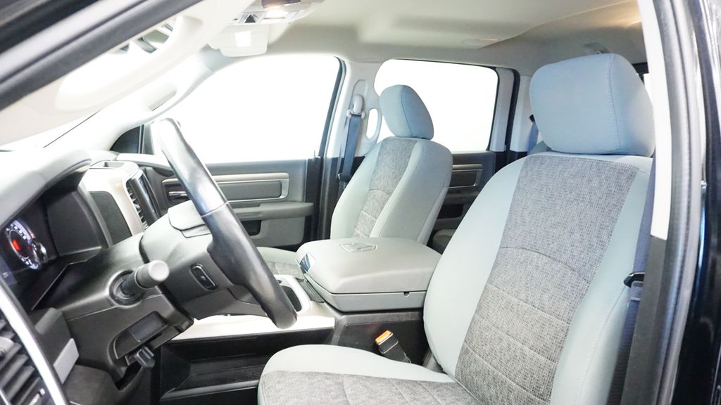 Thumbnail: 2019 RAM 1500 Classic - 28