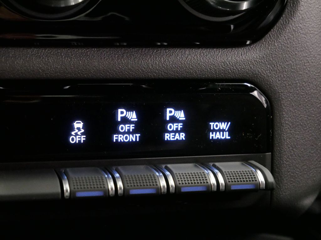 Thumbnail: 2026 RAM 1500 - 33