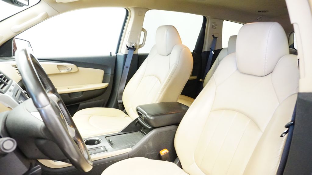 Thumbnail: 2009 Chevrolet Traverse - 25