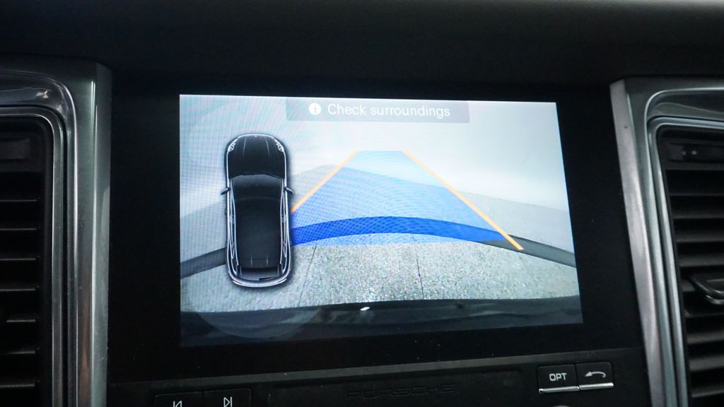 Thumbnail: 2017 Porsche Macan - 32