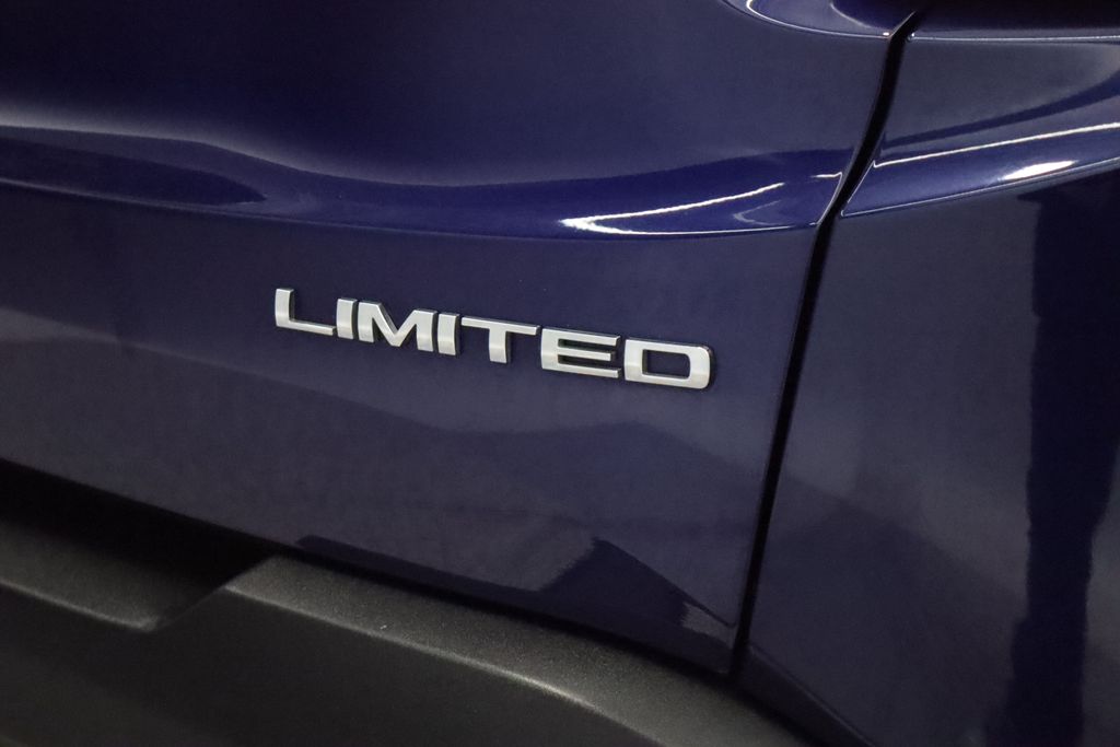 Thumbnail: 2018 Jeep Renegade - 19