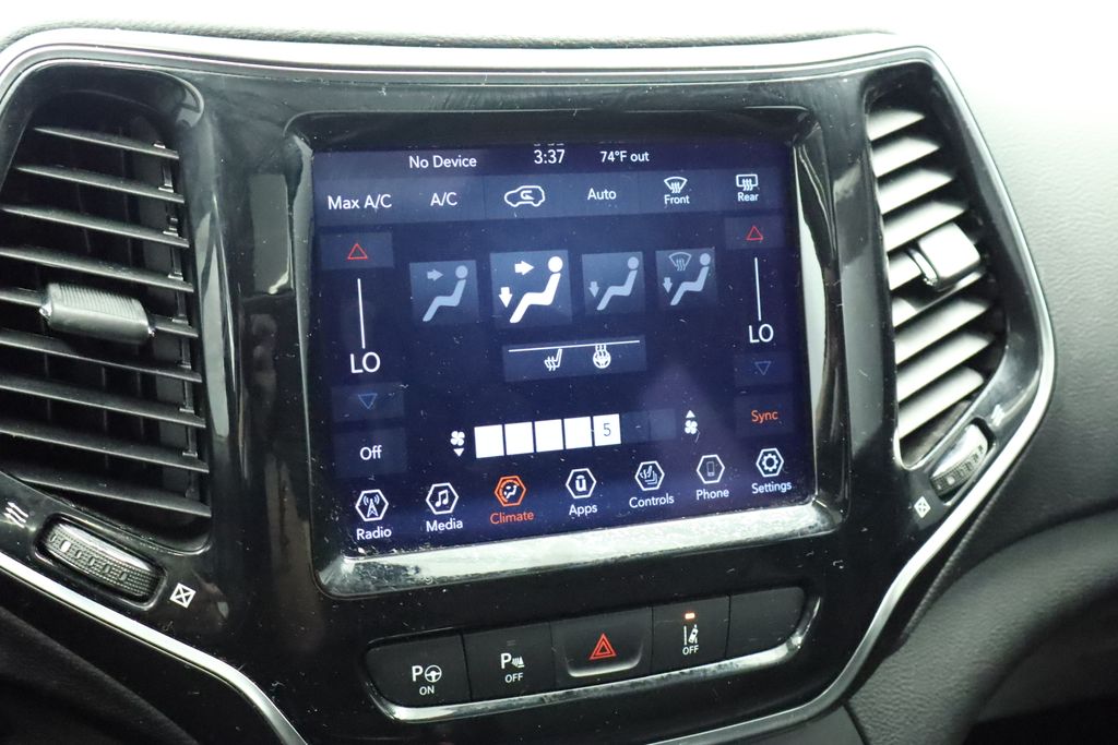 Thumbnail: 2021 Jeep Cherokee - 39