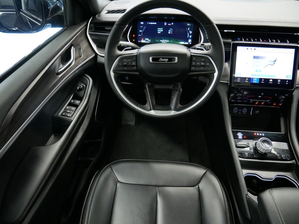 Thumbnail: 2024 Jeep Grand Cherokee - 15