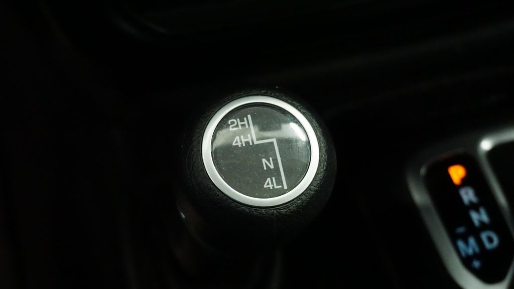 Thumbnail: 2019 Jeep Wrangler - 30