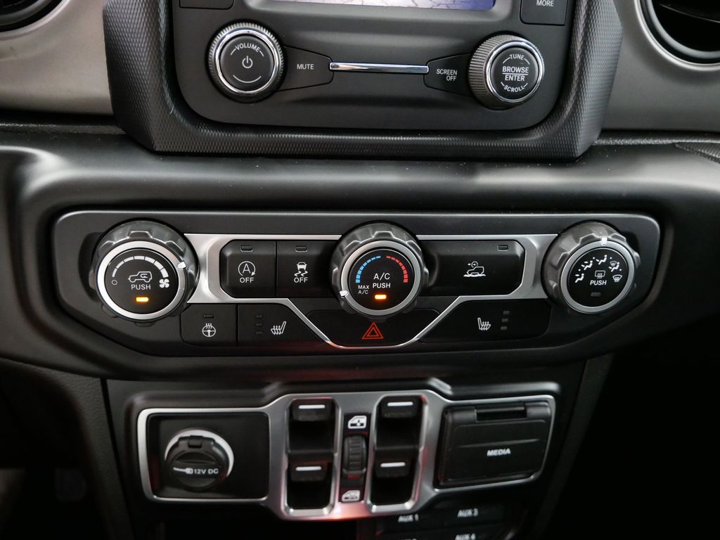 Thumbnail: 2021 Jeep Wrangler - 35