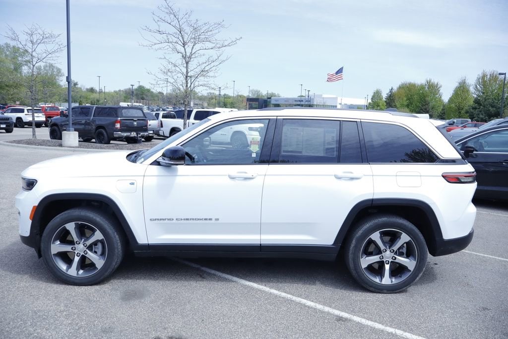 Thumbnail: 2023 Jeep Grand Cherokee - 2