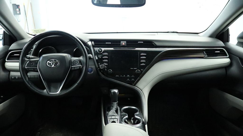 Thumbnail: 2020 Toyota Camry - 18