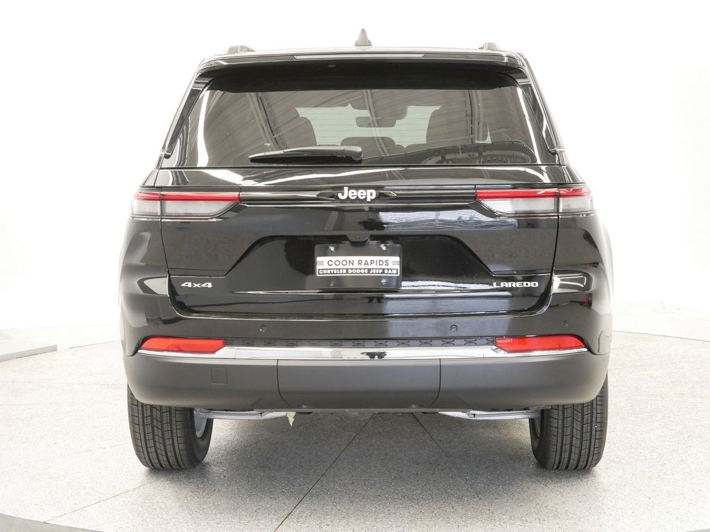 Thumbnail: 2025 Jeep Grand Cherokee - 10