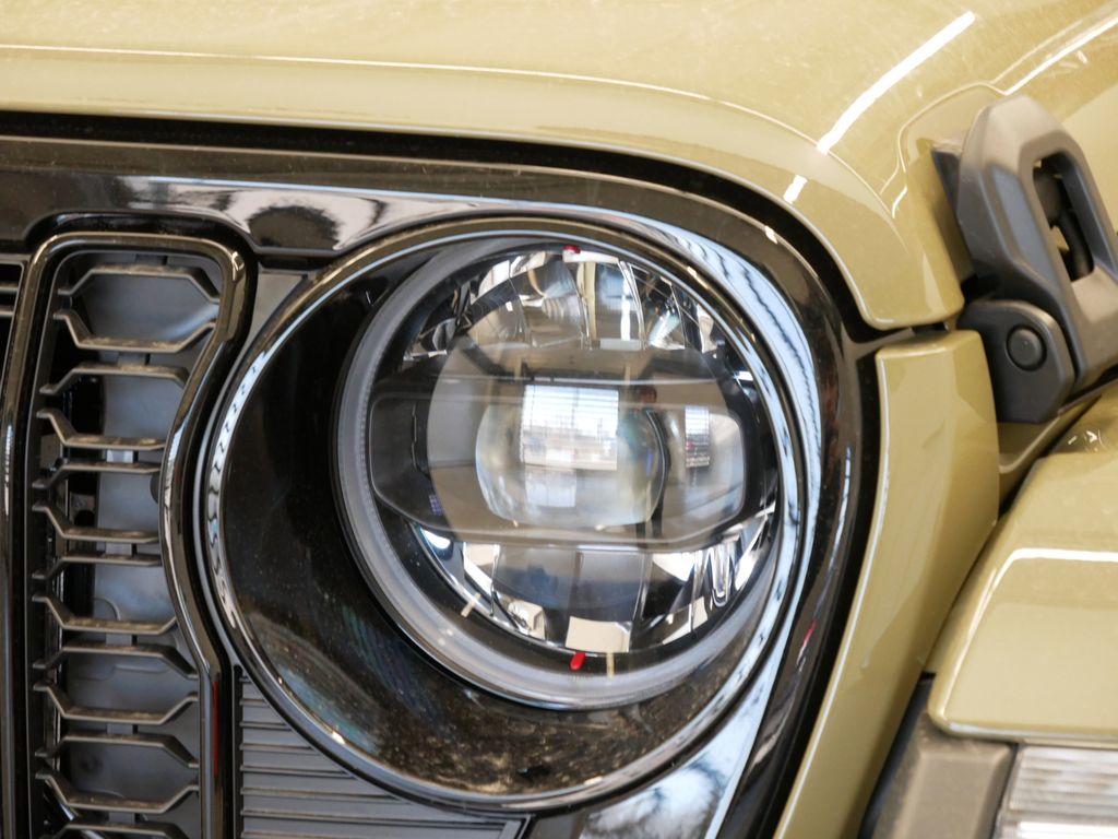 Thumbnail: 2025 Jeep Gladiator - 20