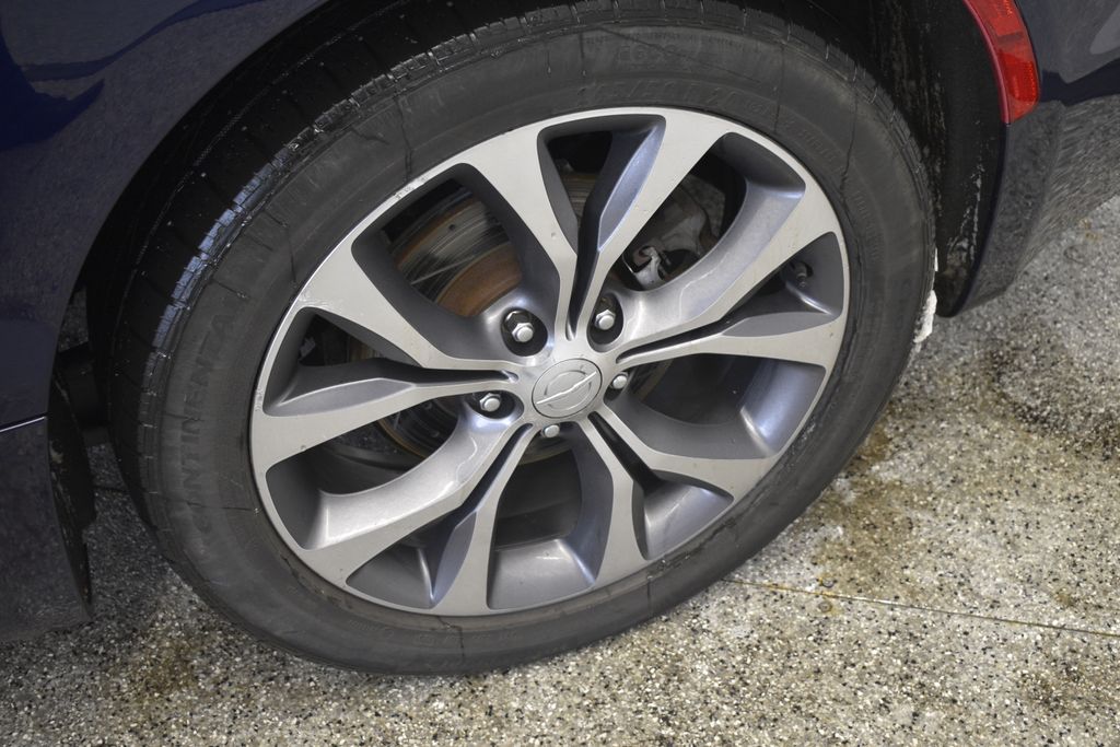 Thumbnail: 2017 Chrysler Pacifica - 19