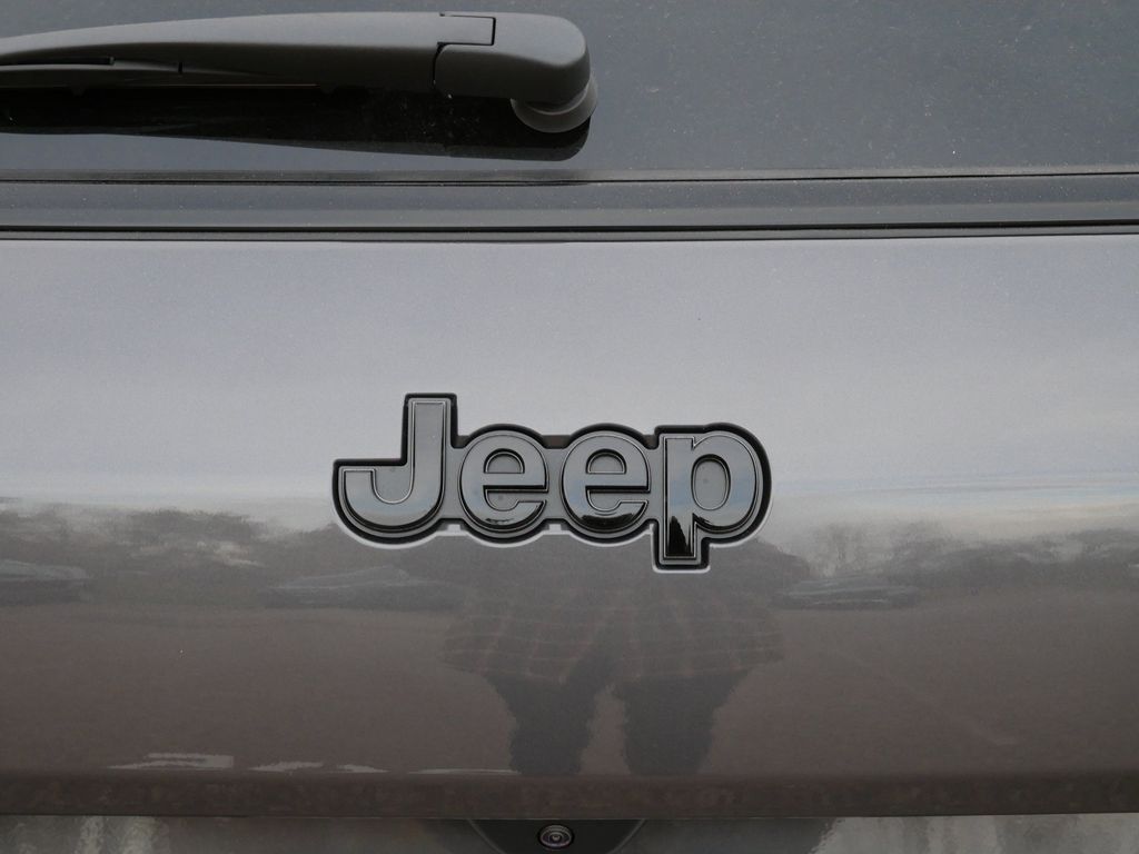 Thumbnail: 2025 Jeep Grand Cherokee L - 13