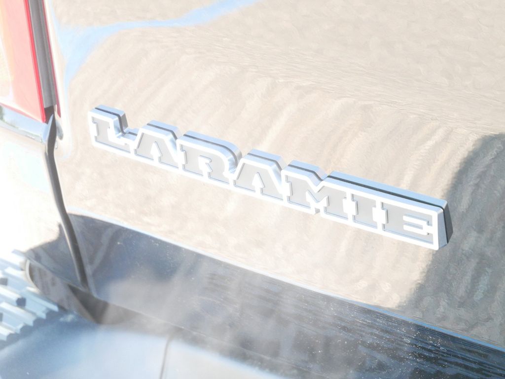 Thumbnail: 2025 RAM 1500 - 17