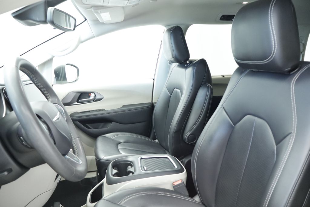 Thumbnail: 2023 Chrysler Pacifica - 28