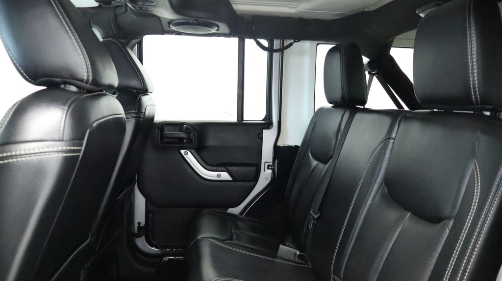 Thumbnail: 2014 Jeep Wrangler - 18