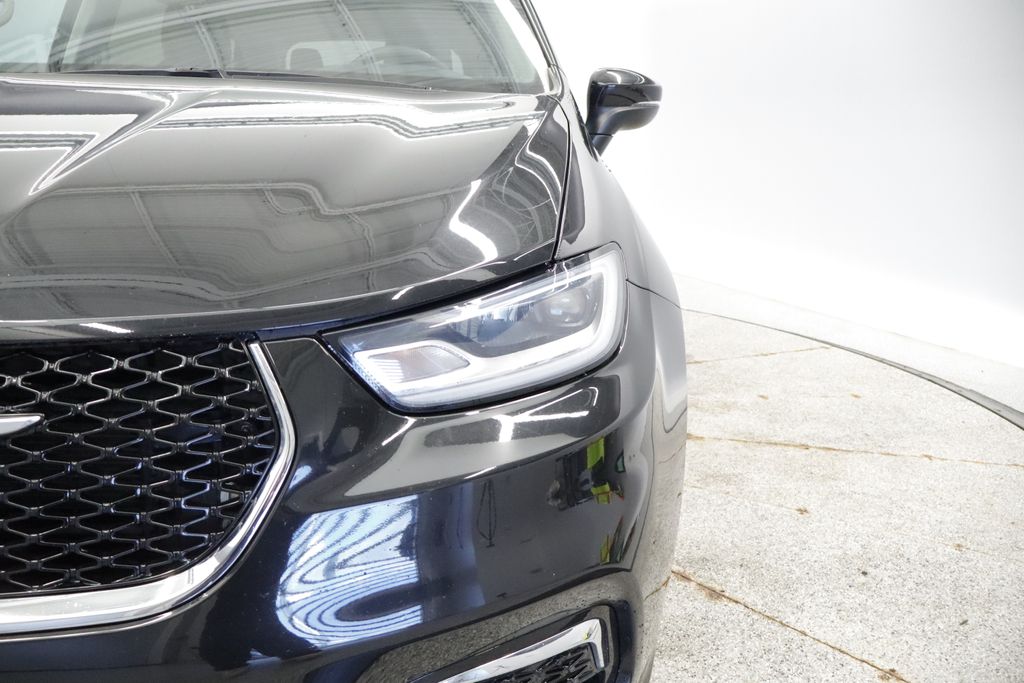 Thumbnail: 2023 Chrysler Pacifica - 13