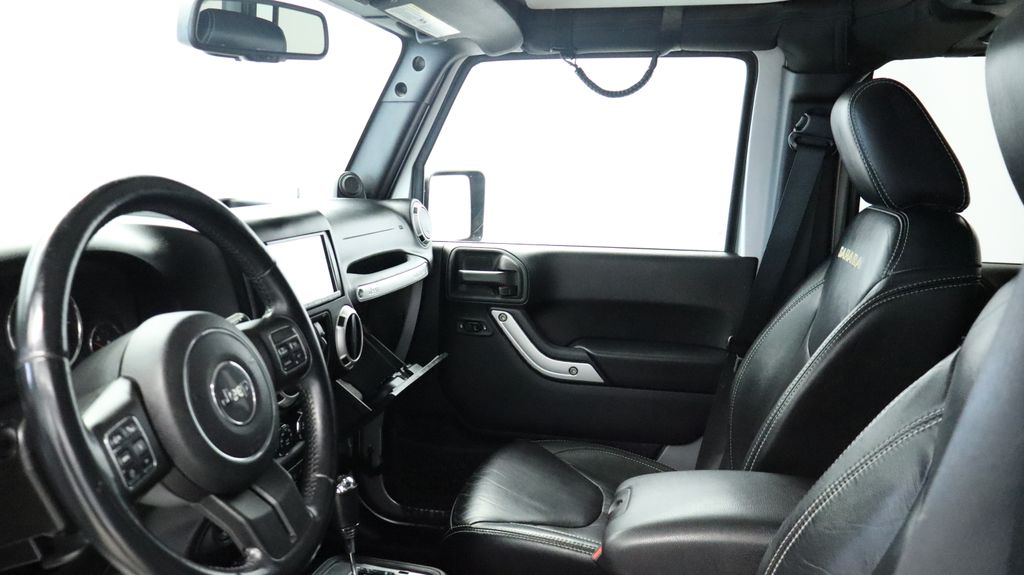 Thumbnail: 2014 Jeep Wrangler - 25