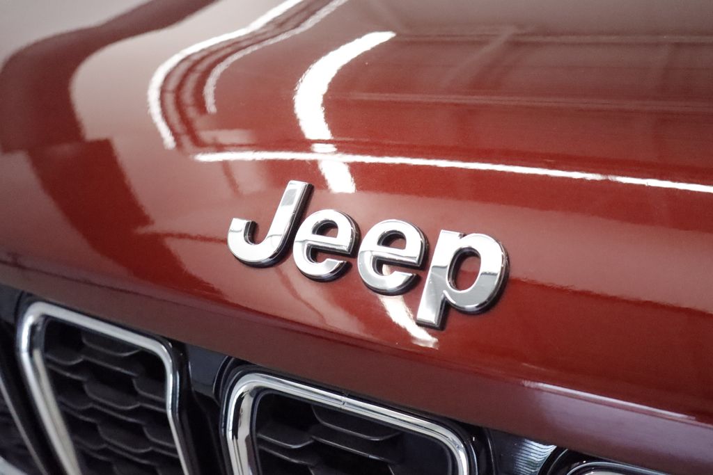 Thumbnail: 2021 Jeep Grand Cherokee L - 4