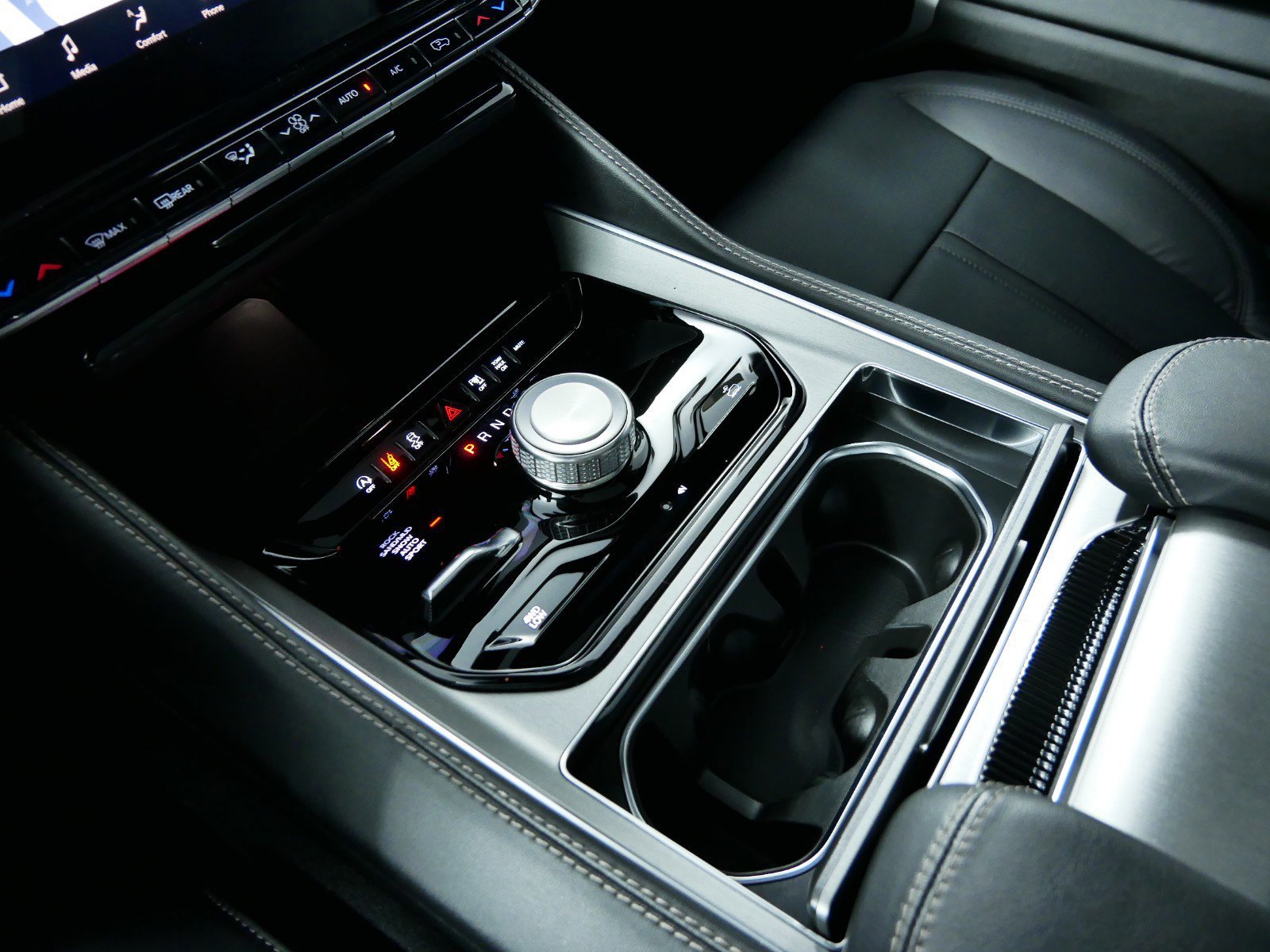 Thumbnail: 2024 Jeep Wagoneer - 47