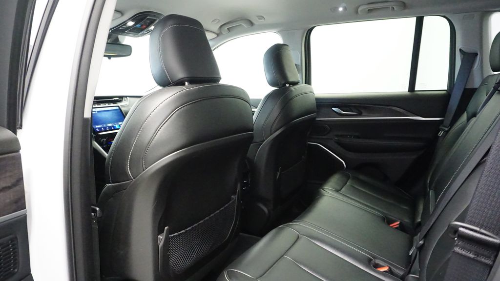 Thumbnail: 2023 Jeep Grand Cherokee - 18