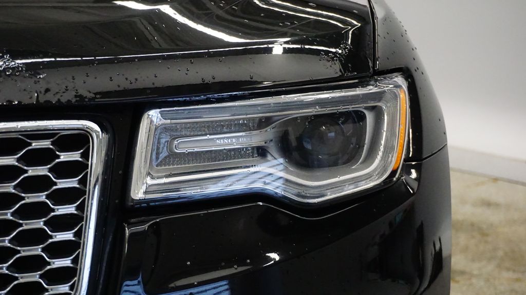 Thumbnail: 2017 Jeep Grand Cherokee - 12