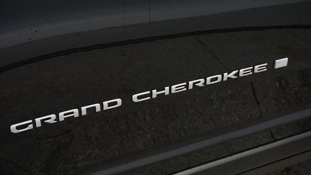 Thumbnail: 2026 Jeep Grand Cherokee - 13