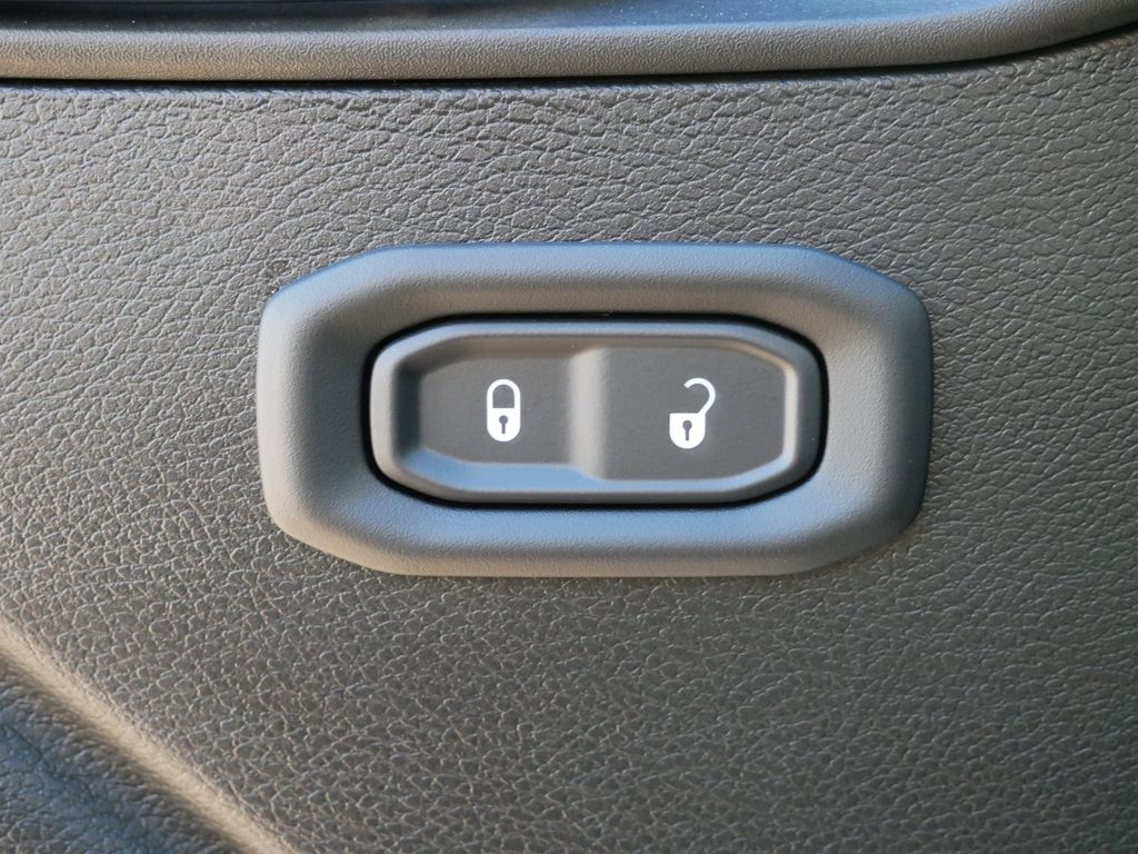 Thumbnail: 2026 Jeep Wrangler - 30