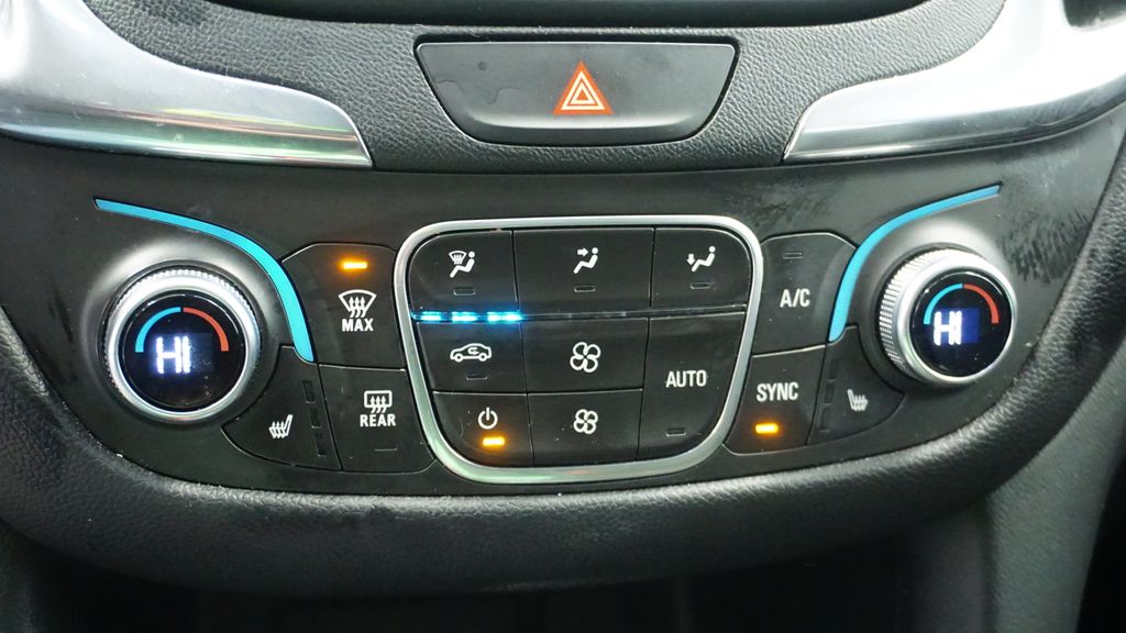 Thumbnail: 2019 Chevrolet Equinox - 30