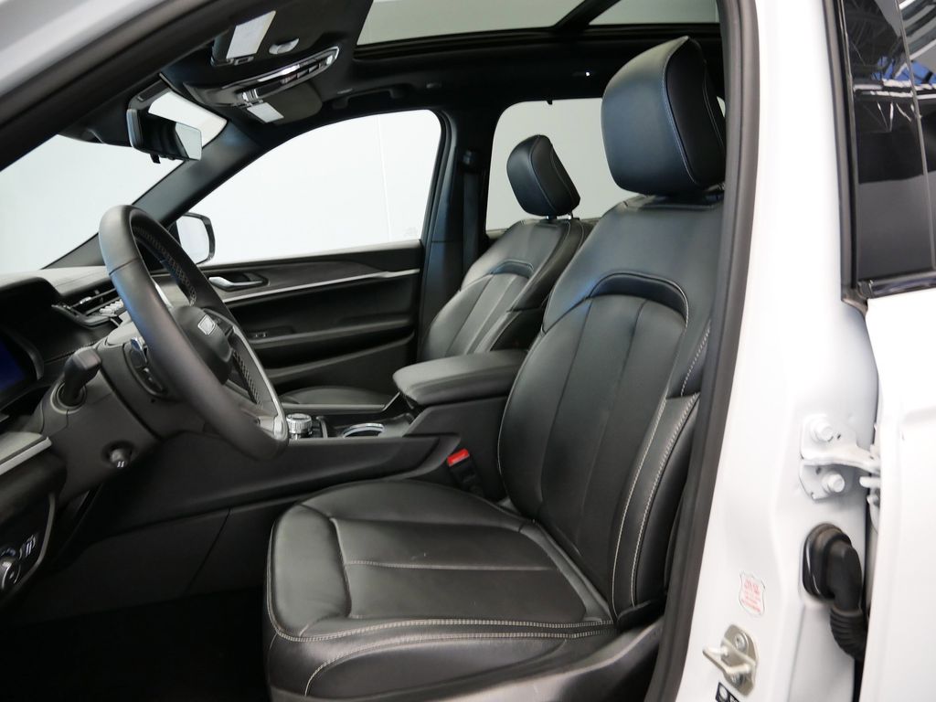 Thumbnail: 2024 Jeep Grand Cherokee L - 20