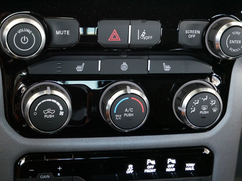 Thumbnail: 2026 RAM 1500 - 28