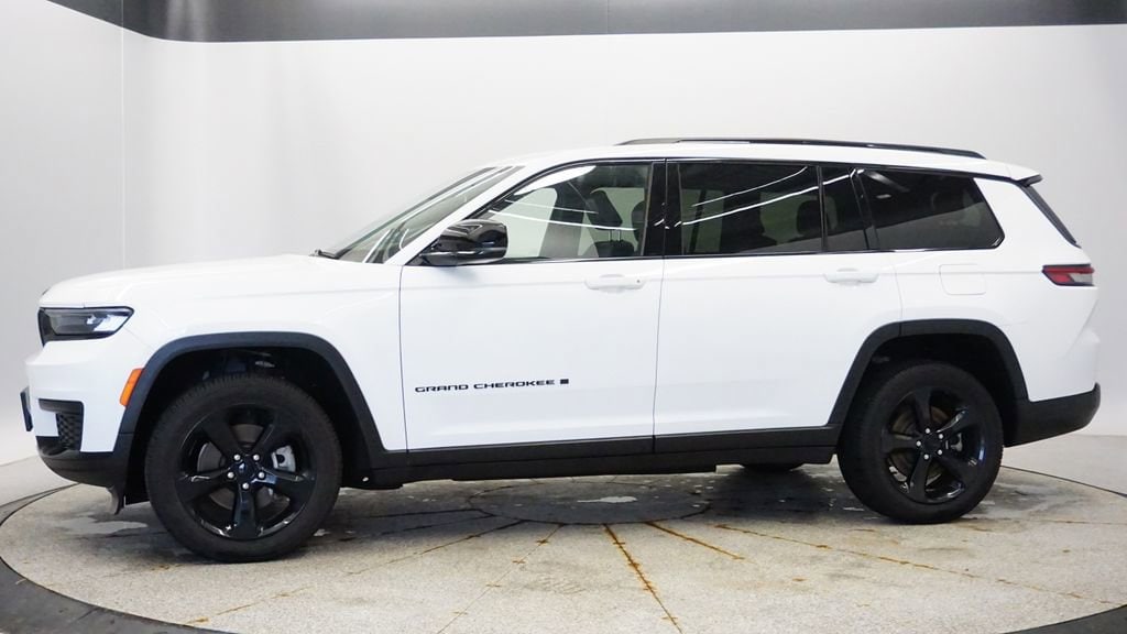 Thumbnail: 2022 Jeep Grand Cherokee - 2