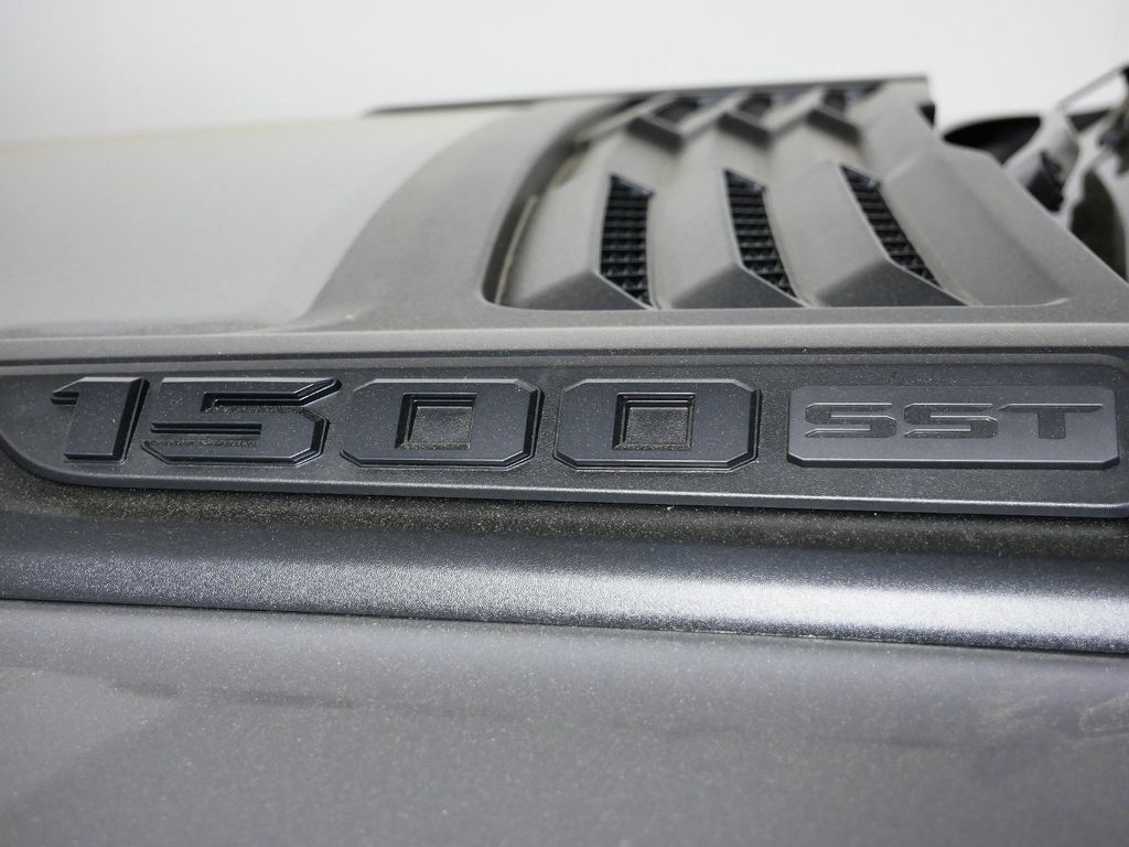 Thumbnail: 2025 RAM 1500 - 18