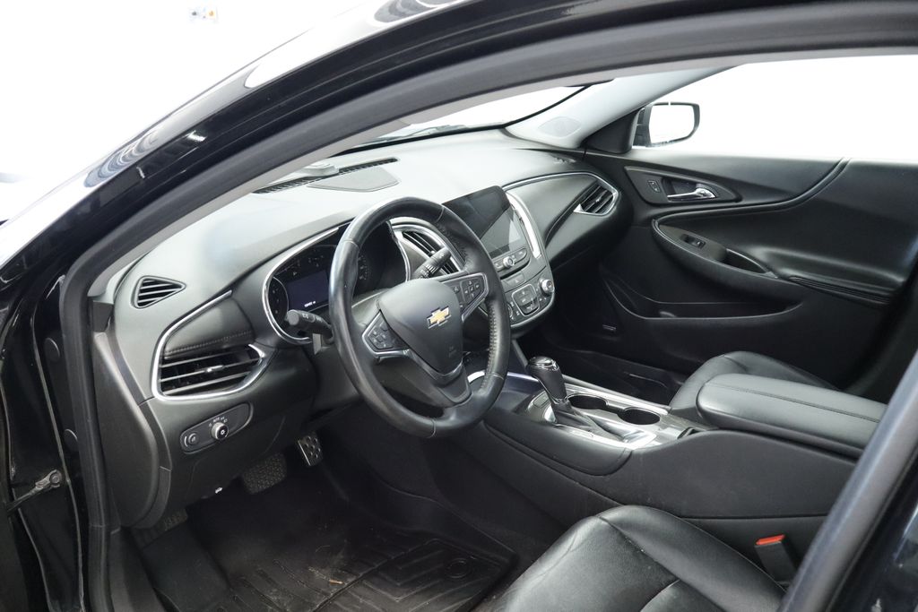 Thumbnail: 2017 Chevrolet Malibu - 23