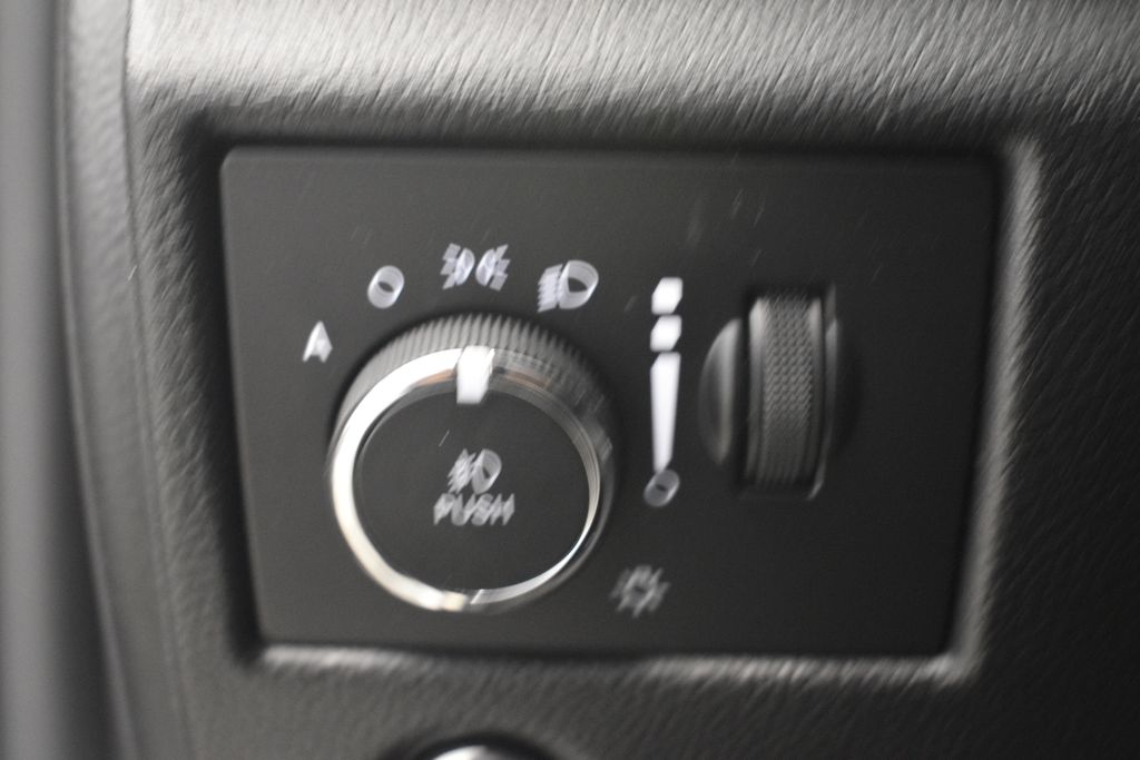 Thumbnail: 2020 Jeep Grand Cherokee - 21