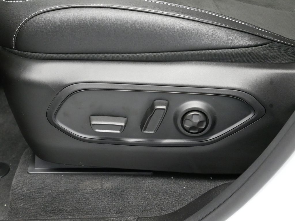 Thumbnail: 2025 Jeep Grand Cherokee L - 6