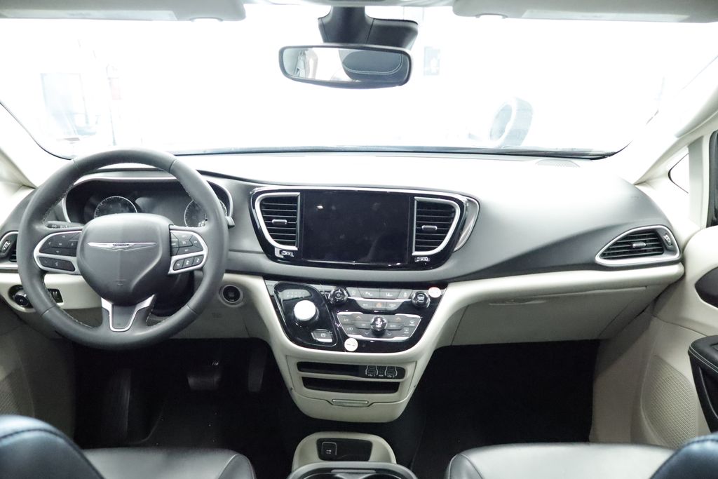 Thumbnail: 2023 Chrysler Pacifica - 20